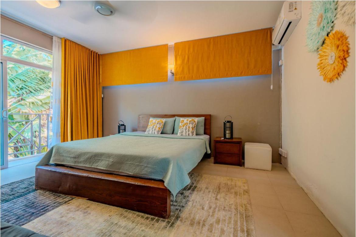 Pereybere Beach Paradise 4 Bedroom Apt Exterior photo