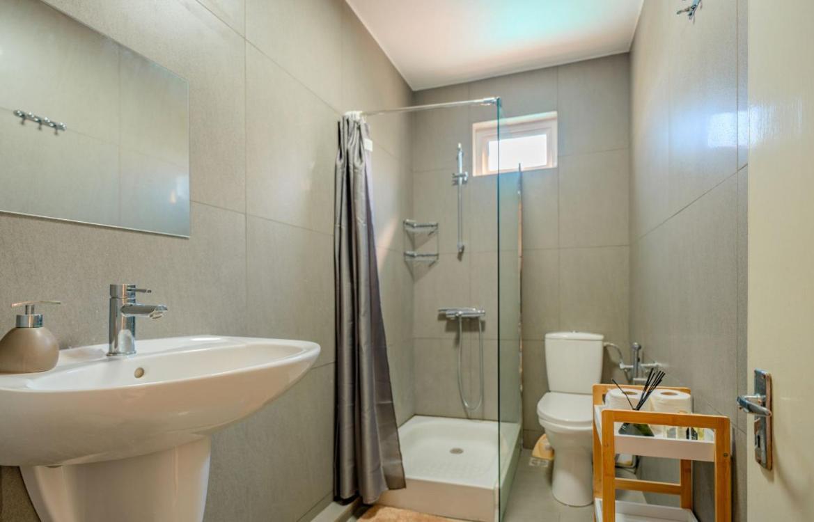 Pereybere Beach Paradise 4 Bedroom Apt Exterior photo